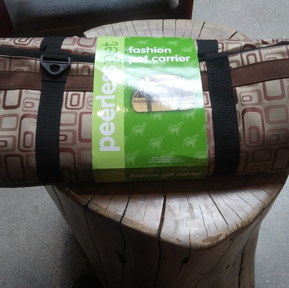 Fashion Pet Carrier - Picture 3 of 7